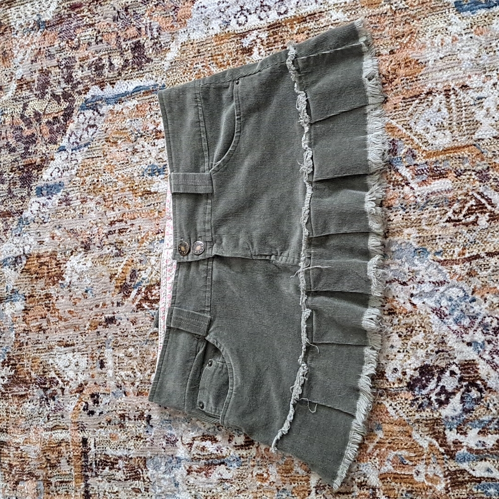 Vintage 90's olive green low-rise mini skirt